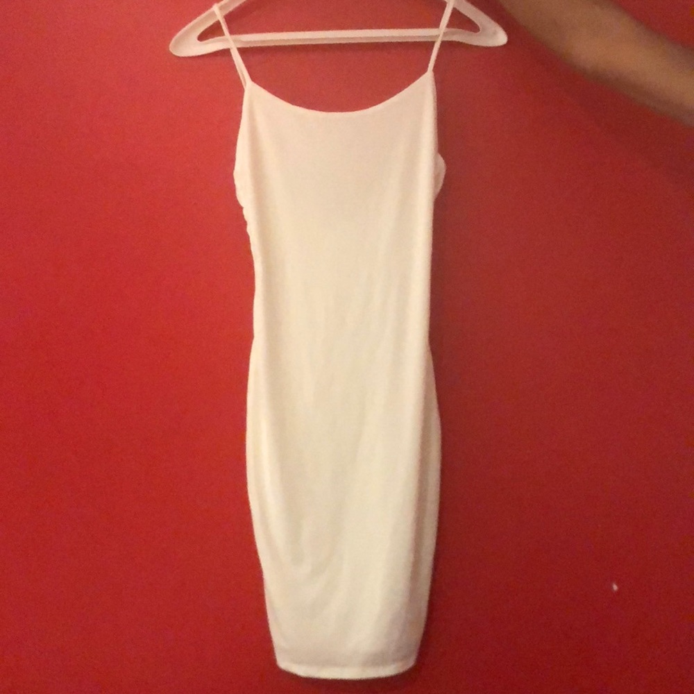 ❣️ Cute white bodycon dress (NWT)